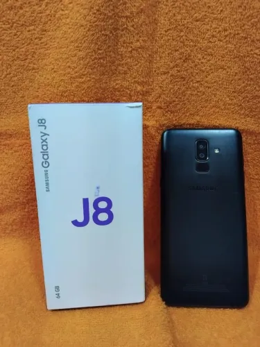 Samsung J8