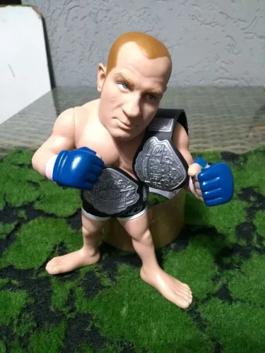 BONECO LUTA UFC, PRIDE, MMA