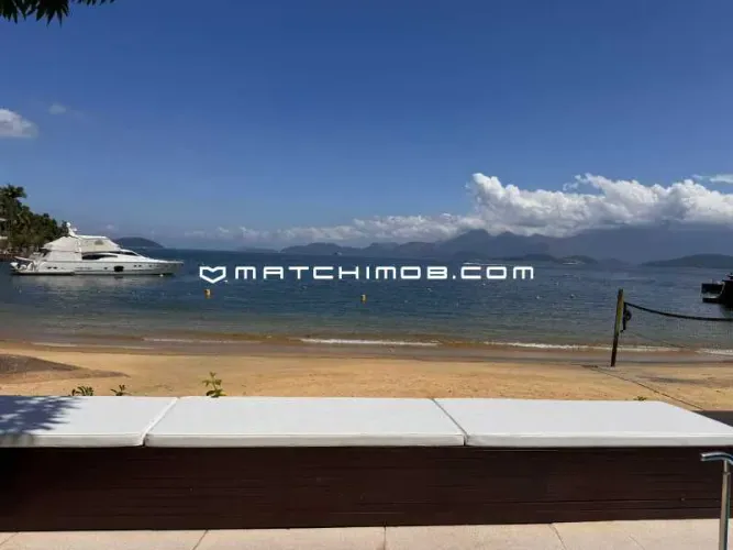 Casa pé na areia no Villas do Tanguá em Angra dos Reis
