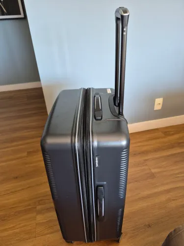 Mala samsonite tamanho 28