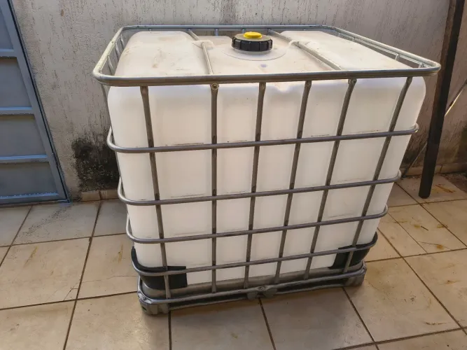 Tanque IBC 1000 Litros com Grade de Proteção e Palete - Higienizado
