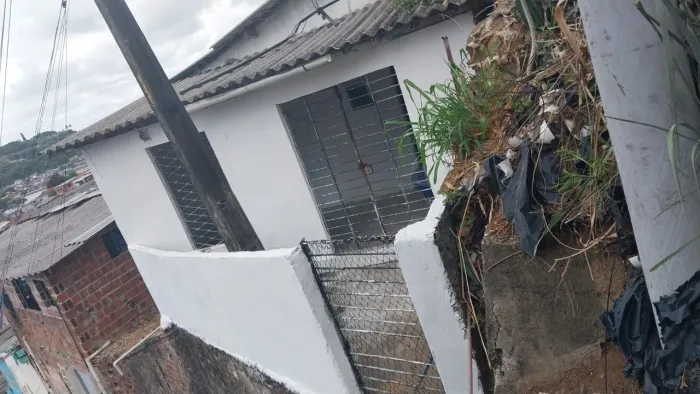 Vendo casa prox. a Beberibe. 