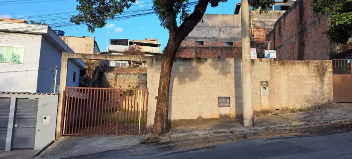 Lote 242 m²