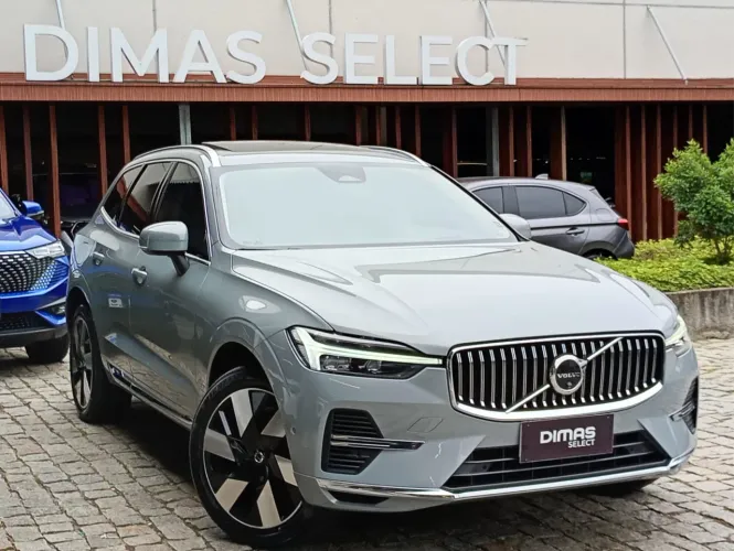 Volvo XC-60 T-8 Ultimate 2.0 AWD (híbrido) 2024