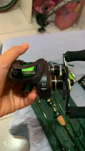 Vende-se kit de vara de pesca profissional