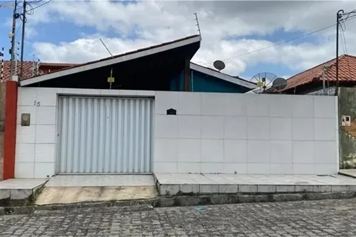 Alugo casa no Centenario
