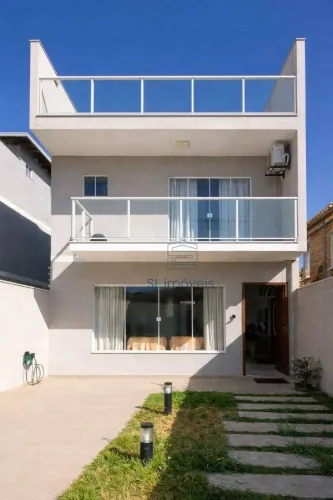 Casa mobiliada com 3 suítes, piscina à venda no Costa Azul, Rio das Ostras