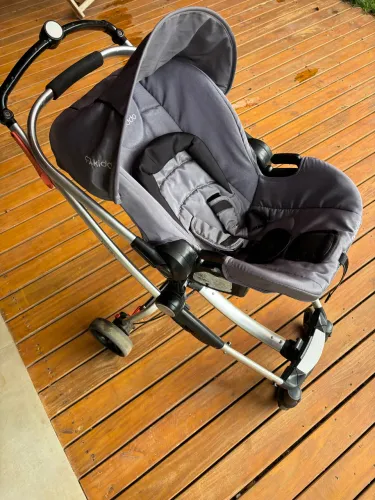 Vende - se carrinho de bebê ( 3 em 1)