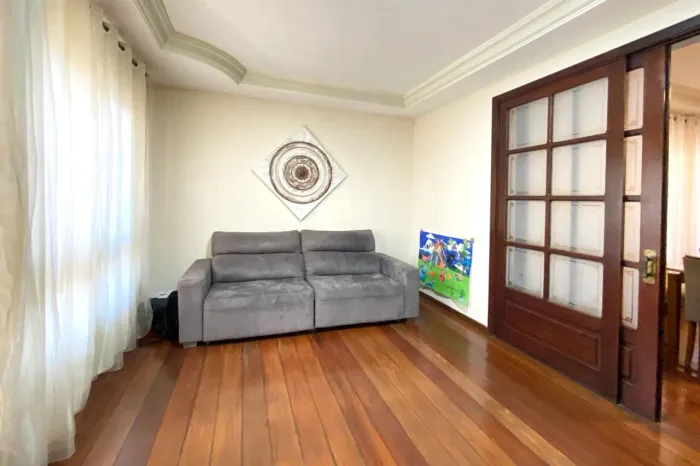 Casa à Venda - Fernão Dias, 5 Quartos, 360 m2