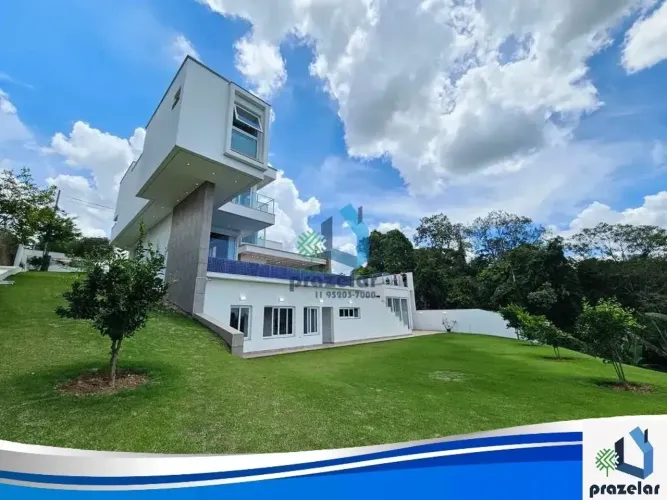 Chácara com 04 dormitórios no Condomínio Porta do sol em Mairinque