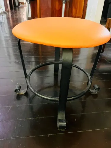 banco em ferro - assento almofadado