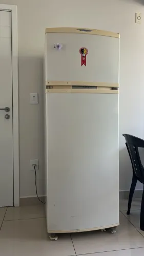 Vende-se Geladeira Brastemp