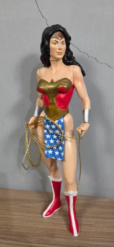 Mulher Maravilha Dc Collectibles Alex Ross Reino do Amanhã