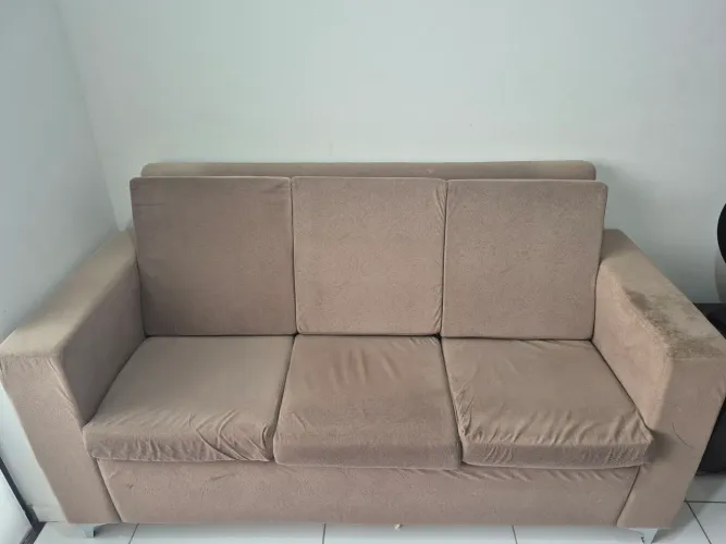 Sofá 3 Lugares Confortável com Espuma Muito Boa