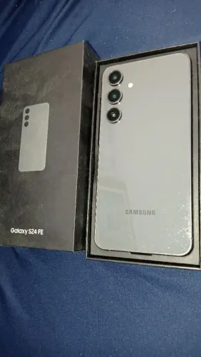 S24 FE 128G E 8GB DE RAM, POUCAS MARCAS DE USO