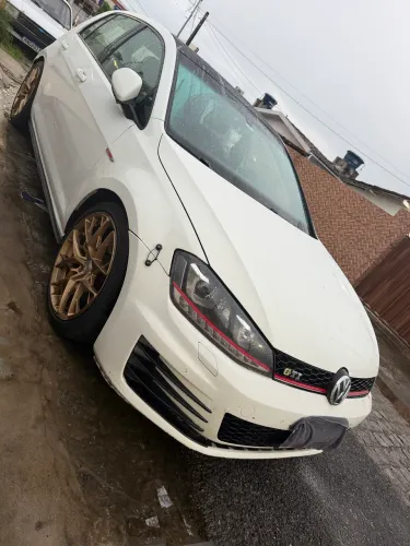 Volkswagen Golf GTI 2.0 TSI 220cv Aut. 2015