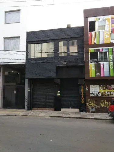 Vendo preso 2 pisos cidade baixa