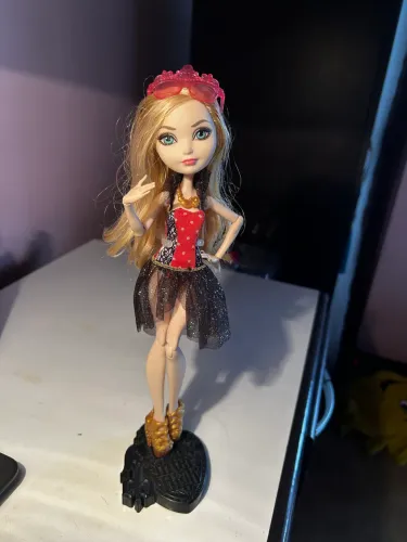 Ever After High Apple White Doll Mirror Beach