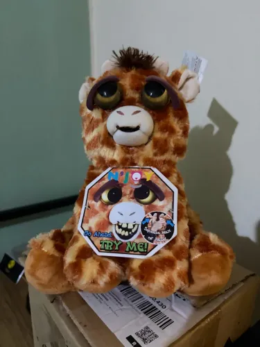 Feisty girafa