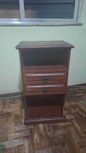 Rack de madeira maciça