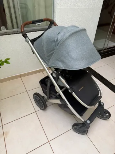 Carrinho de bebê UPPABABY