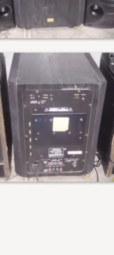 Caixa subwoofer ativo onkio potente com duas bocas de 8 funcionando