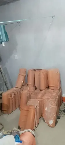 Telhas coloniais resinadas