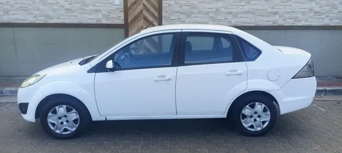 Ford Fiesta Sedan SE 1.6 8V Flex 4P 2014