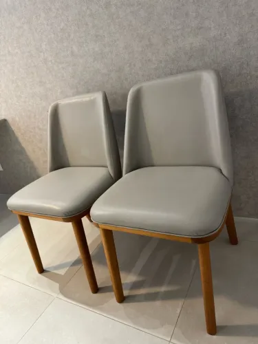 Cadeiras estofadas