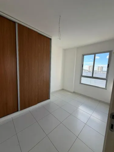 ALUGO / APARTAMENTO SEMIMOBILIADO NO RIVER SIDE / PONTA NEGRA AO LADO DO SHOPPING 