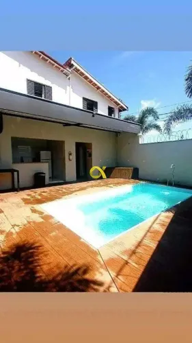 Casa com Piscina, Churrasqueira e Ampla Área de Lazer Próxima à Avenida Rio das Pedras!