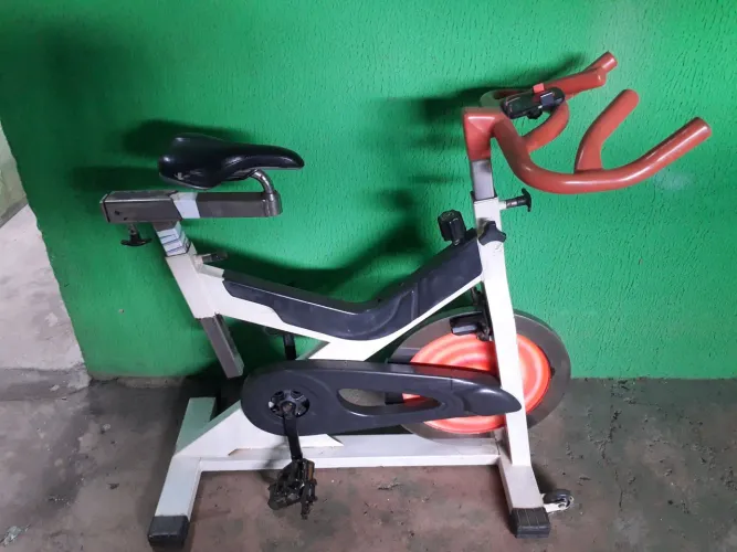 Vende-se bicicleta ergométrica