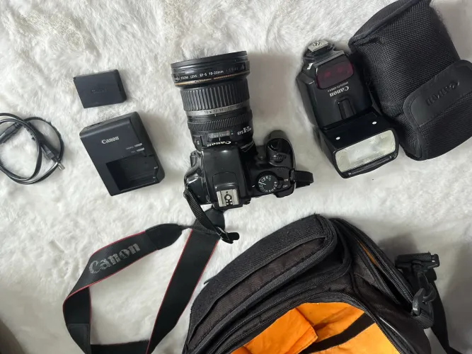 Canon EOS 1100D (Rebel T3) + Lente Grande Angular + Flash + Acessórios - Kit Completo