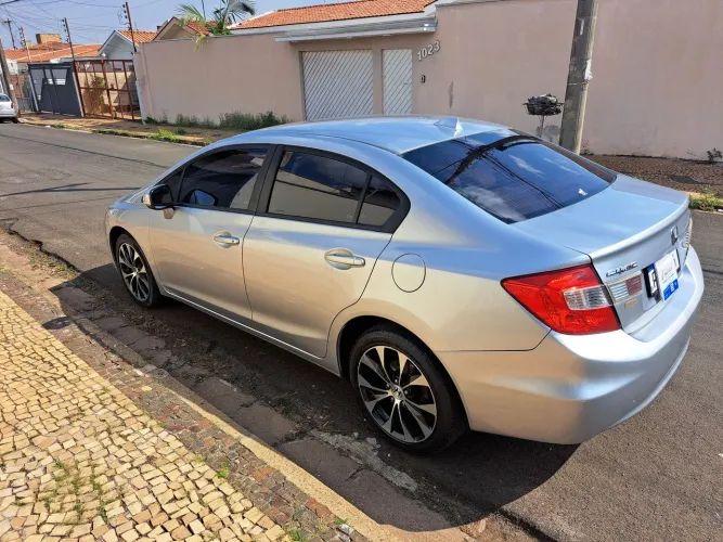 Honda Civic Sedan LXR 2.0 Flexone 16V Aut. 4P 2015