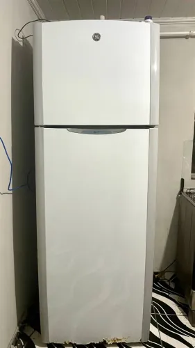 Geladeira GE 470L