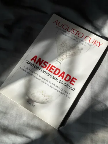 Livro ?ansiedade- como enfrentar o mal do século ?