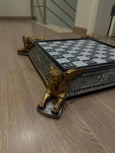 Xadrez Egípcio decorativo, grande e detalhado. Peças completas, ótimo estado!
