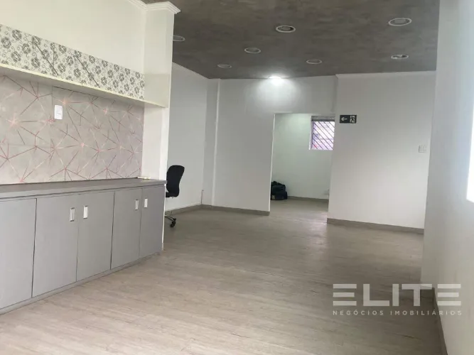 Casa Comercial à venda na Vila Bastos | 198m² e 2 Vagas