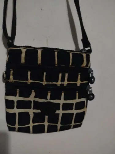 Bolsa Kipling preta e bege