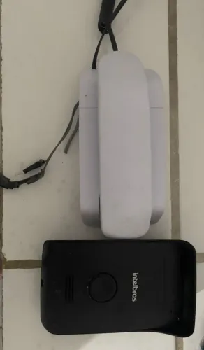 Vendo interfone apenas 3 meses uso! Funcionando perfeitamente. Negociável. 