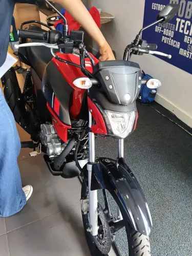 ? Yamaha Factor 150 2026 Zero KM - Vermelha Metálica | R$ 19.300