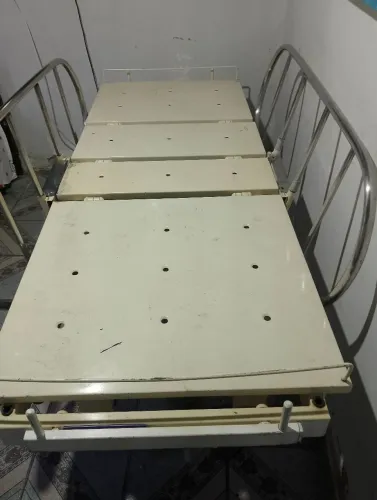 Cama hospitalar usada