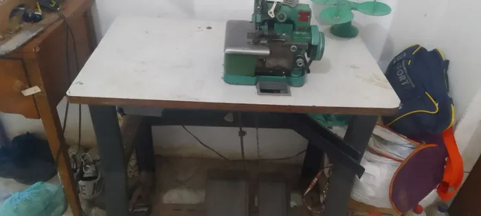 MÁQUINA OVERLOK