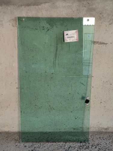 Vidro de Janela Blindex Verde 8mm - 55cm x 98cm (Com Furo para Roldana)
