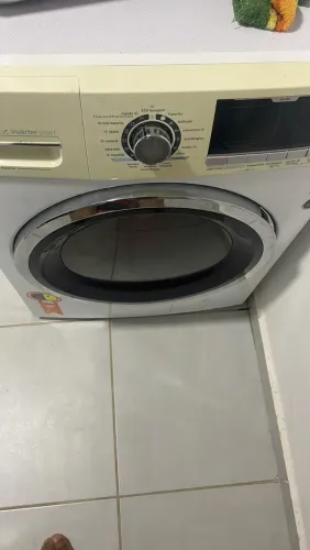 Máquina de lavar lava e seca MIDEA