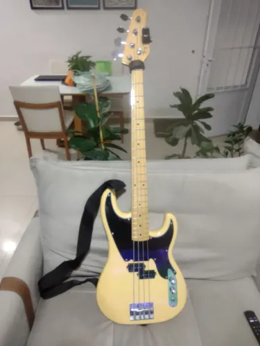Baixo TW66 Tagima Upgrades