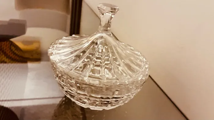 Bombonieres (2) de vidro/cristal, lapidadas, seminovas