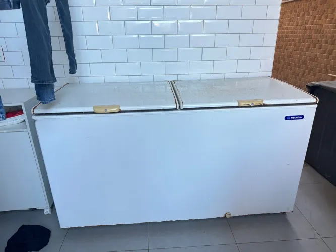 Freezer Horizontal Metalfrio 546 Litros - 2 Portas - Para Conserto