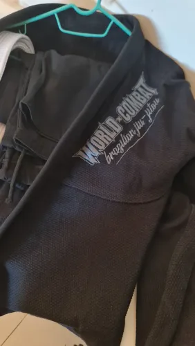 Kimono Preto world Combat