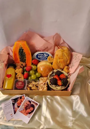Cesta de café da manhã de Aniversário